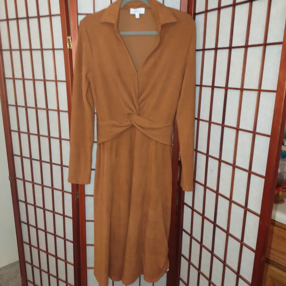 Incredibly comfortable and classy dress